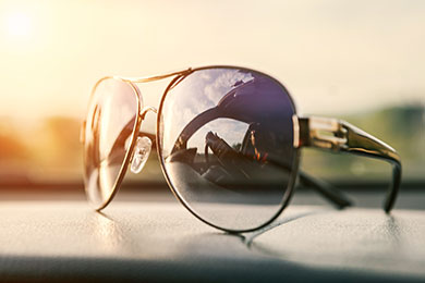 Driver mirrored in sun glasses