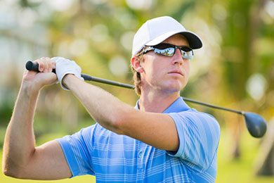Man golfing